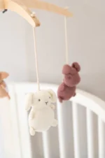 Giostrina in legno con toys a maglia di Bambù Animal Friends - immagine 3